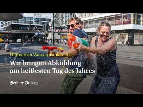 Wasserpistolen-Test in Berlin: Abkühlung aufm Alexanderplatz