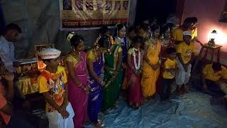 वंशाच्या दिव्यापायी नको पणती विझवू आई... हे गाणं सादर करतेवेळी पोखरण धनगर मंडळाचे कलाकार