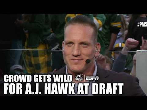 A.J. Hawk gets LOUD ovation from Green Bay Packers fans | Pat McAfee Draft Spectacular