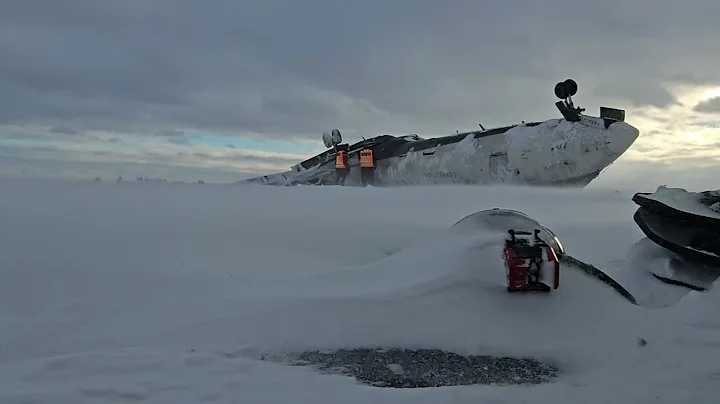 Upside-down aircraft (A25O0021)