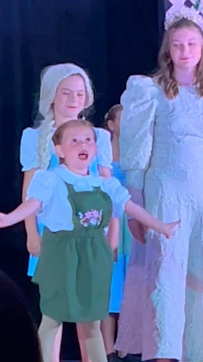 I was ANNA in FROZEN!👸🏻 #disney #frozen #anna #elsa #musical #doyouwanttobuildasnowman #shorts