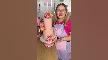 Don’t be scared! Frost Form makes tiered cakes easier than ever!! 🙌🏻🙌🏻 www.frostform.com 🤗