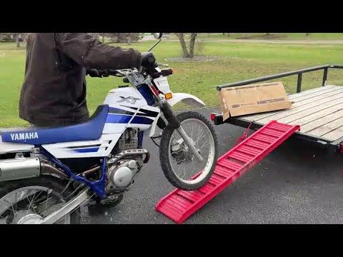 バイクスロープ 使い勝手の良いアルミ製バイク用スロープがおすすめ！ 3色ご用意