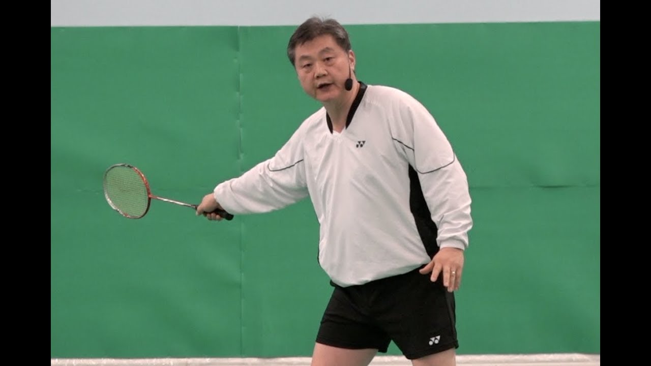 Badminton-Course 6. Lesson 1-Forehand clear step when under pressure in singles What is it?