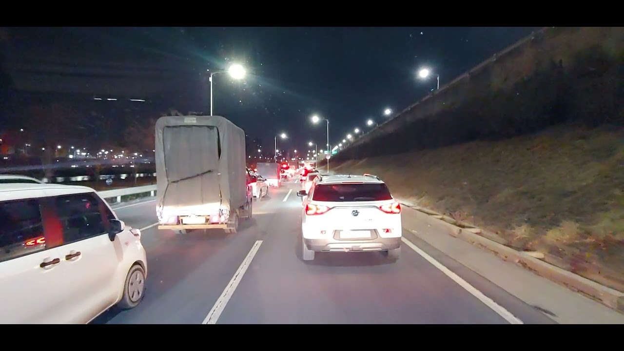 26.02.06 06:05  월계도서관 월계보건소 월릉교 동부간선도로 서울의 아침 도로상황 고장차로 인한 정체 45인승버스