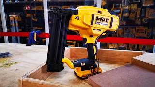 Clavadora Inalámbrica DCN680 20v DEWALT Deja el Ruido y los Cables YA -  YouTube