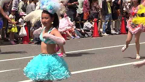 お祭り最高 神戸サンバチームのパレード Mp3