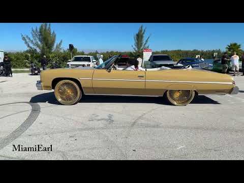 Clean 1975 Chevrolet caprice on gold Dayton wheels ￼
