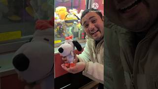 My girlfriend loves snoopy #arcade #arcadegame #coinop #clawmachine #bestarcadegames #jackpot