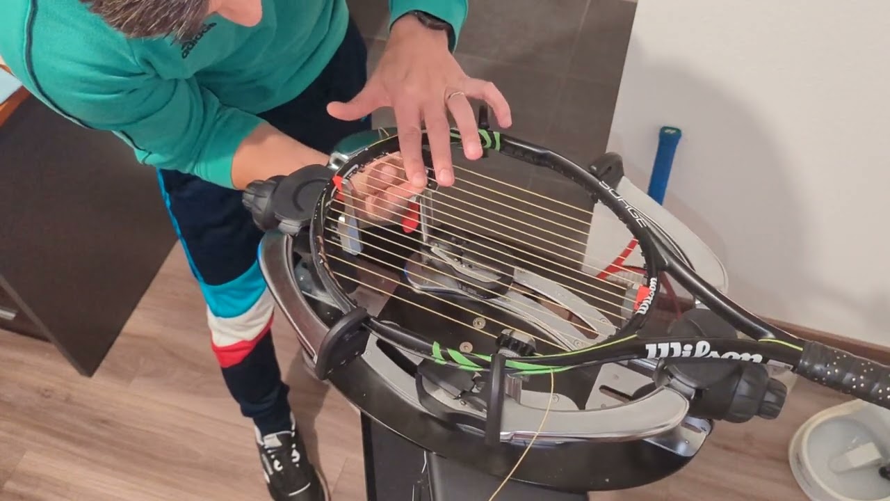 Comment corder une raquette de tennis - Methode du tour du monde