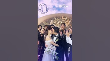 Vợ chồng Midu khoá môi ngọt ngào trong sự cổ vũ cuồng nhiệt của dàn nghệ sĩ