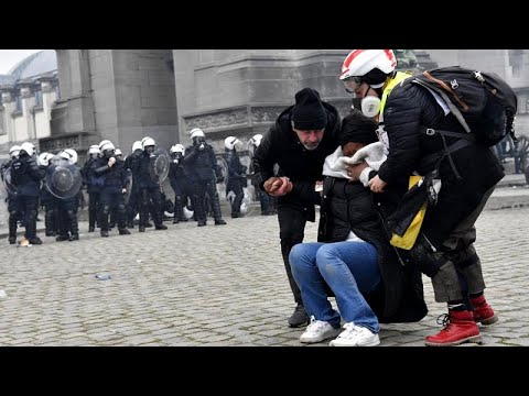 Βίντεο: Απολυταρχισμός σημαίνει δικτατορία;