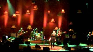 Adele sings "Chasing Pavements" Live At SDSU