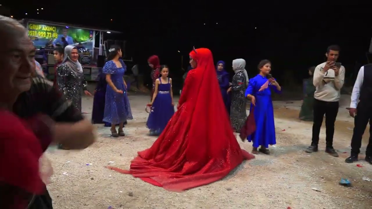 KAMERAMAN SELAMİ VE GRUP AKINCI FARKIYLA CERİTLİ ALİ HAYDAR CİPİLİNİN DÜĞÜNÜ 4