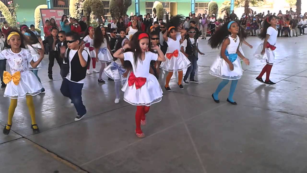 Chica ye ye Escuela 17 de Julio 2ºA Maestra Flor