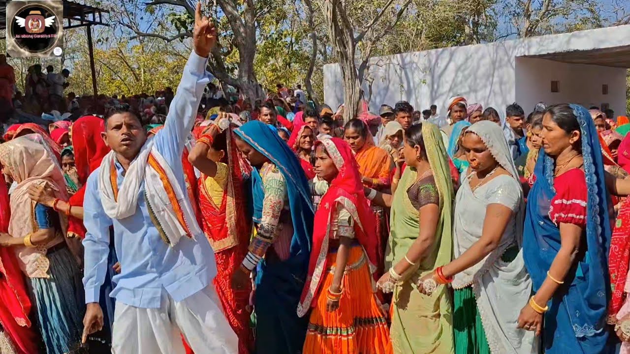 ||हातमा पियाल उपनो देवी मैरीको वाजे||