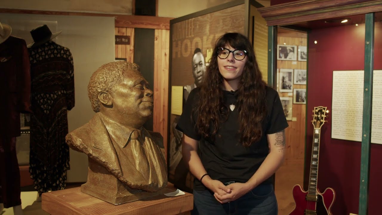 Jaxx Nassar tours BB King Exhibit - Delta Blues Museum