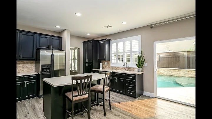 103 Mariner Pl Lincoln : Gorgeous Listing!