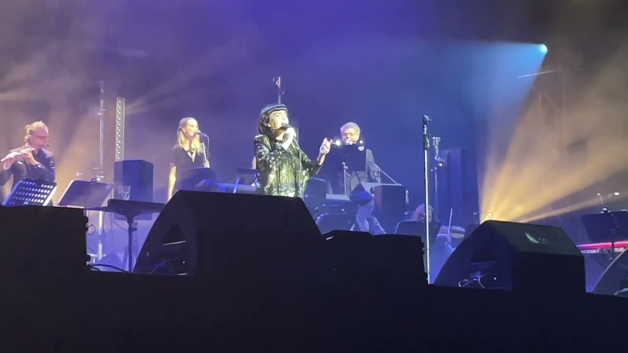 Mireille Mathieu - La première étoile (Istanbul, 20.02.2025)