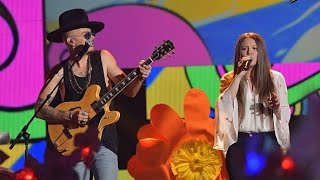 Jesse & Joy - "Dueles" / "Helpless" (Premios Juventud 2016) screenshot 4