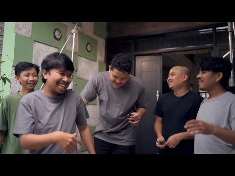 vlog perjalanan dari surabaya - kost the raid 2.0 |bismillah sluman slumun slamet | brand campaign