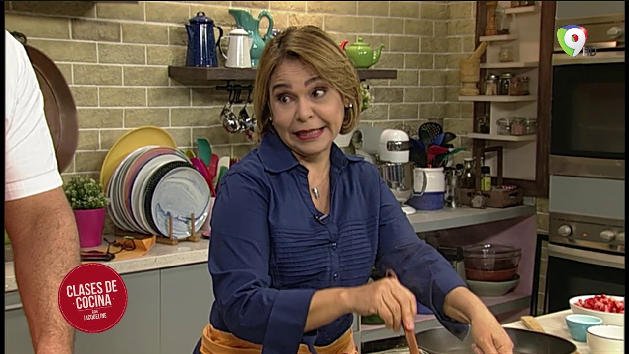 Hoy en Clases de cocina Bizcocho marmol en lata con fresas en crema inglesa 1/2