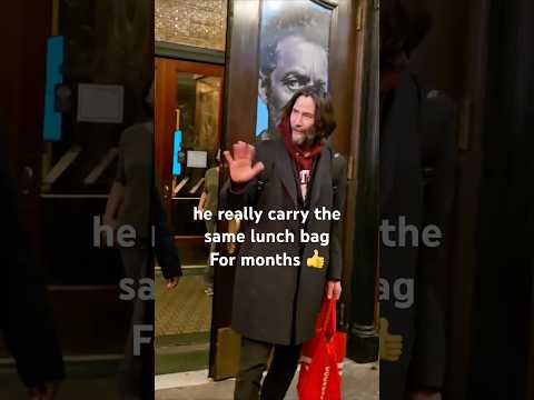❤️He’s Carried the Same Lunch Bag for Months in NYC 🥪👜 | Hollywood’s Most Humble Star @keanu Reeves