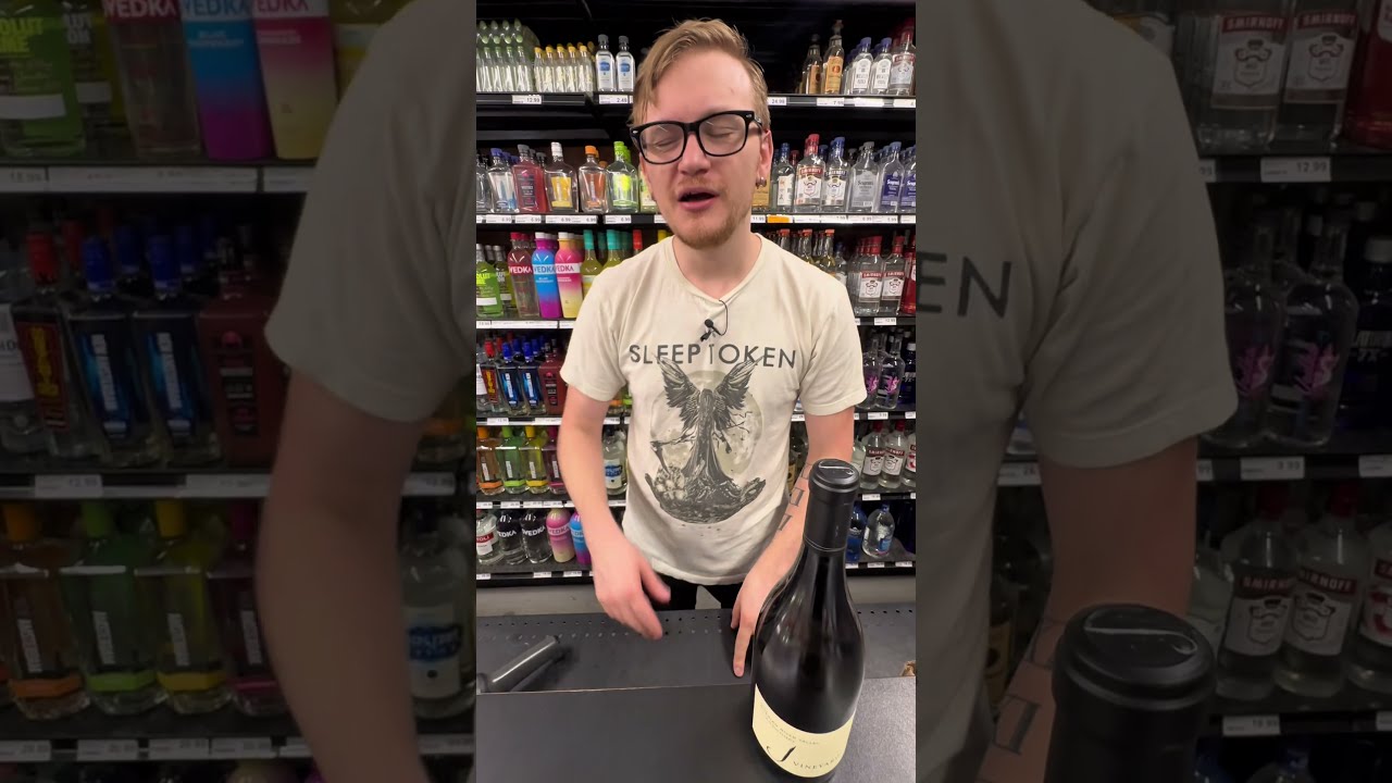 DO YOU NEED TO CHECK EVERYONE S ID AT THE LIQUOR STORE 