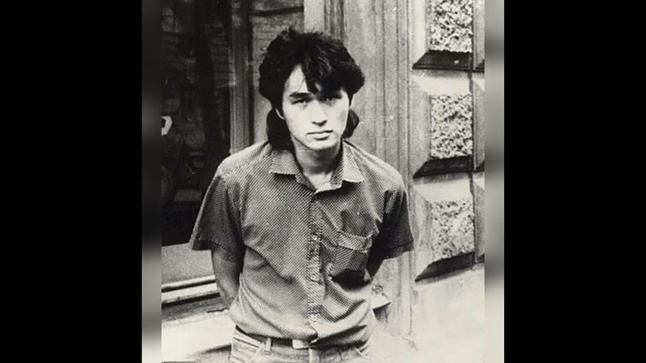 Йя хха 1986 ленинград. Новый день песня цой. Нерукотворный альбом виктора цоя. Верить и ждать цой. Цою 60.