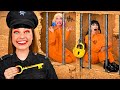 Évasion De Prison En Carton avec Wednesday Addams