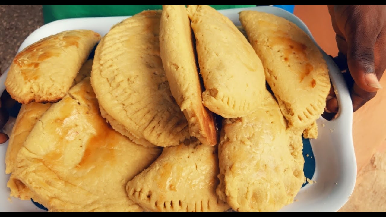 HOW TO MAKE LOCAL CHARCOAL BAKED GHANA MEAT PIE RECIPE!! YouTube
