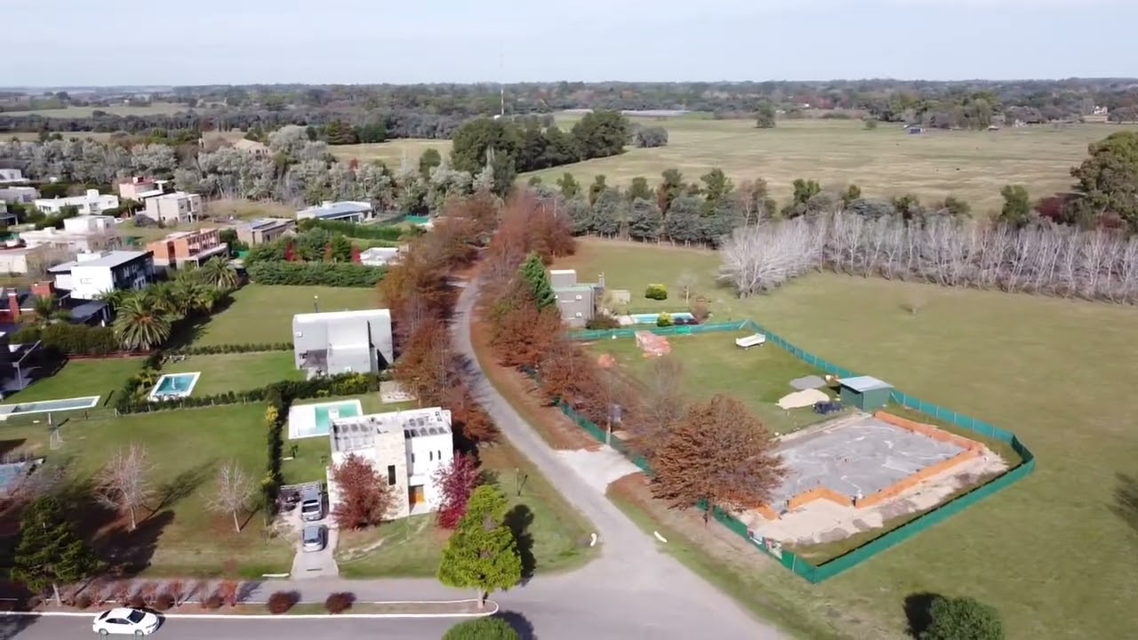 Barrio Cardales village