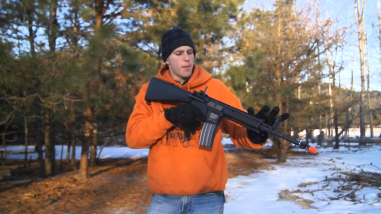 Elite Force 4CRL Airsoft Gun Review