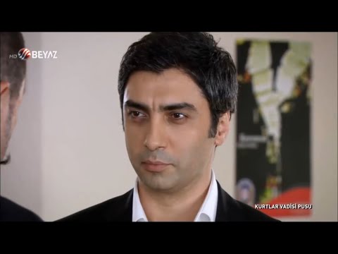 Polat Alemdar Cevat Akarsu’ya Kafa atıyor