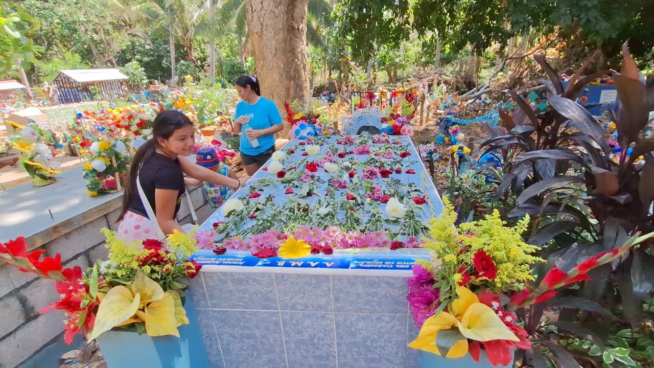 LLEGAMOS ADEJARLE LAS FLORES A MAMITA MIRNA MIRE ASI NOS QUEDO 🤗🤗🤗🤗🤗