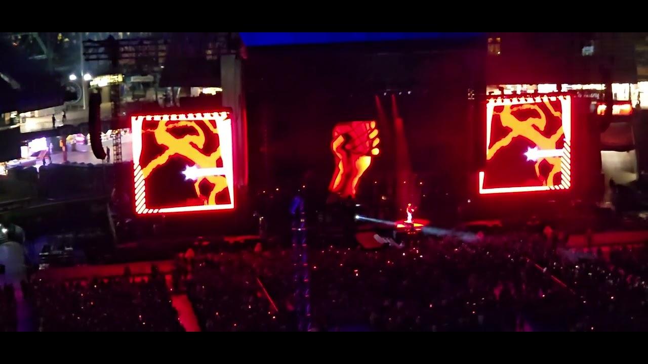 Green Day - Holiday (T-Mobile Park Seattle 2024) - YouTube