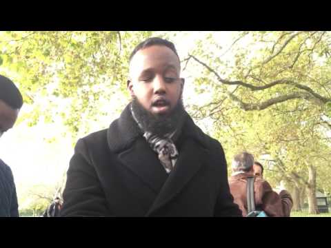 Br Mohammed Smening debates with a Christian. Speakers Corner