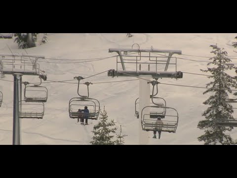 वीडियो: झील ताहो के पास दूसरा घर आपको अपने दरवाजे पर स्की देता है
