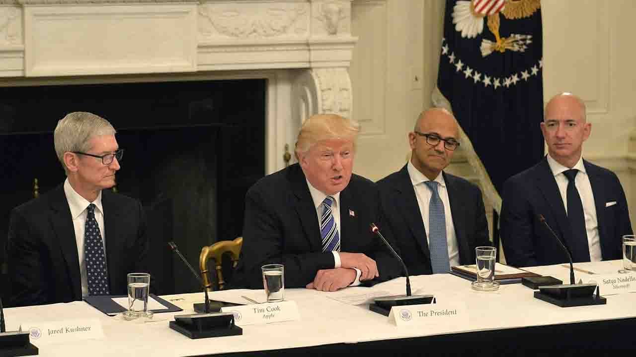President Trump meets with CEOs of US tech giants - YouTube
