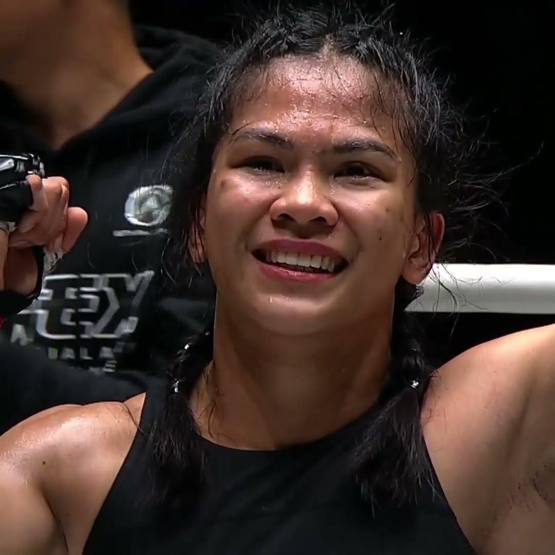 Denice stops Alyona to become the ONE Interim Women's Atomweight MMA World Champion!