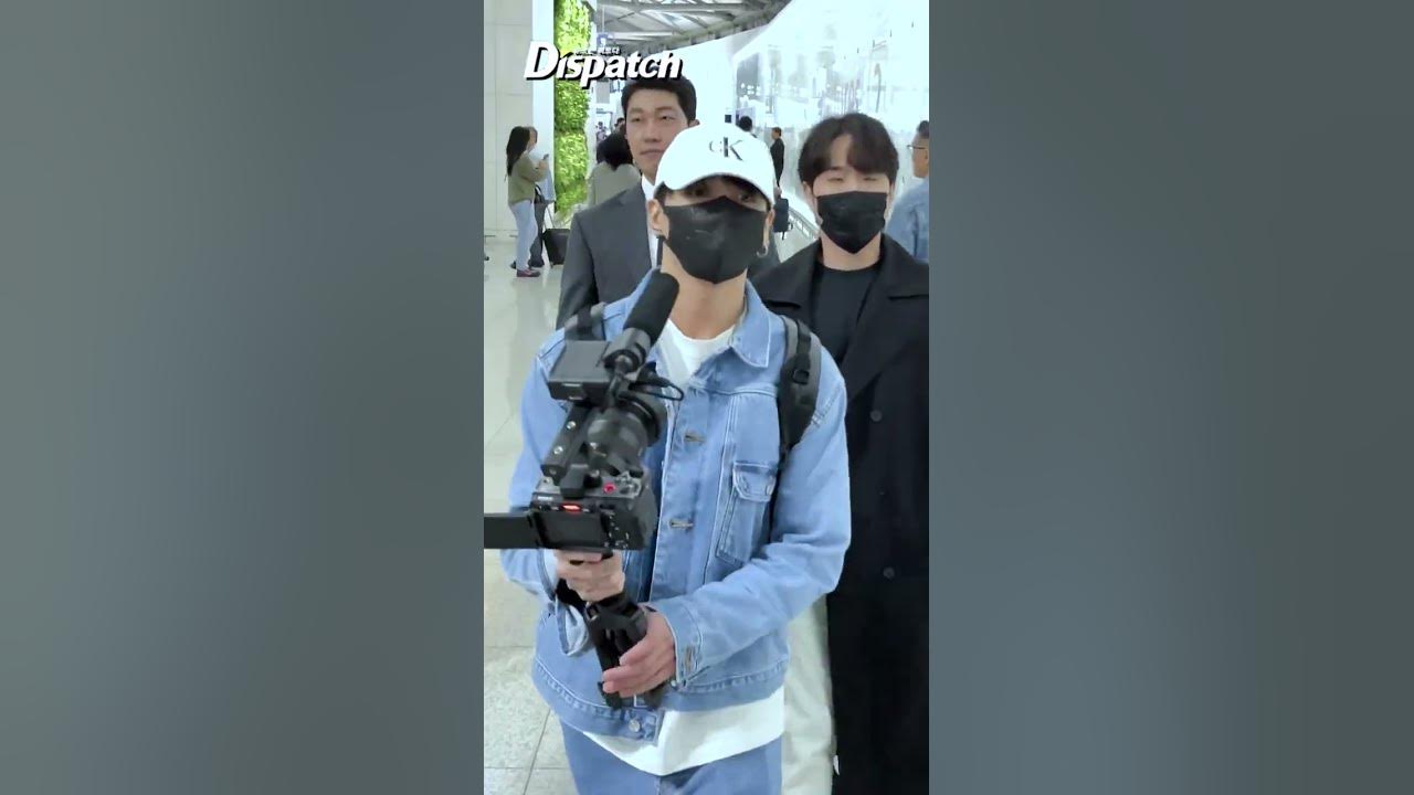 Soo Choi 💜 (REST) on X: Jungkook was carrying two big camera bags when he  came back in Korea today at airport. Jungkook's video camera 🎥 bag  collection! #TeenChoice #ChoiceFandom #BTSARMY @BTS_twt