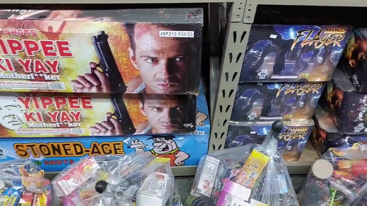 Экскурсия по магазину фейерверков D&M в Индиане (ОБЯЗАТЕЛЬНО К ПРОСМОТРУ)