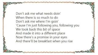 Chumbawamba - Following You Lyrics