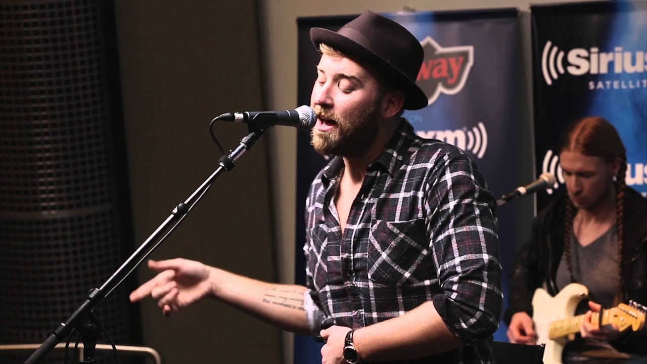 Charles Kelley "Leaving Nashville" Exclusive Performance @ SiriusXM // The Highway