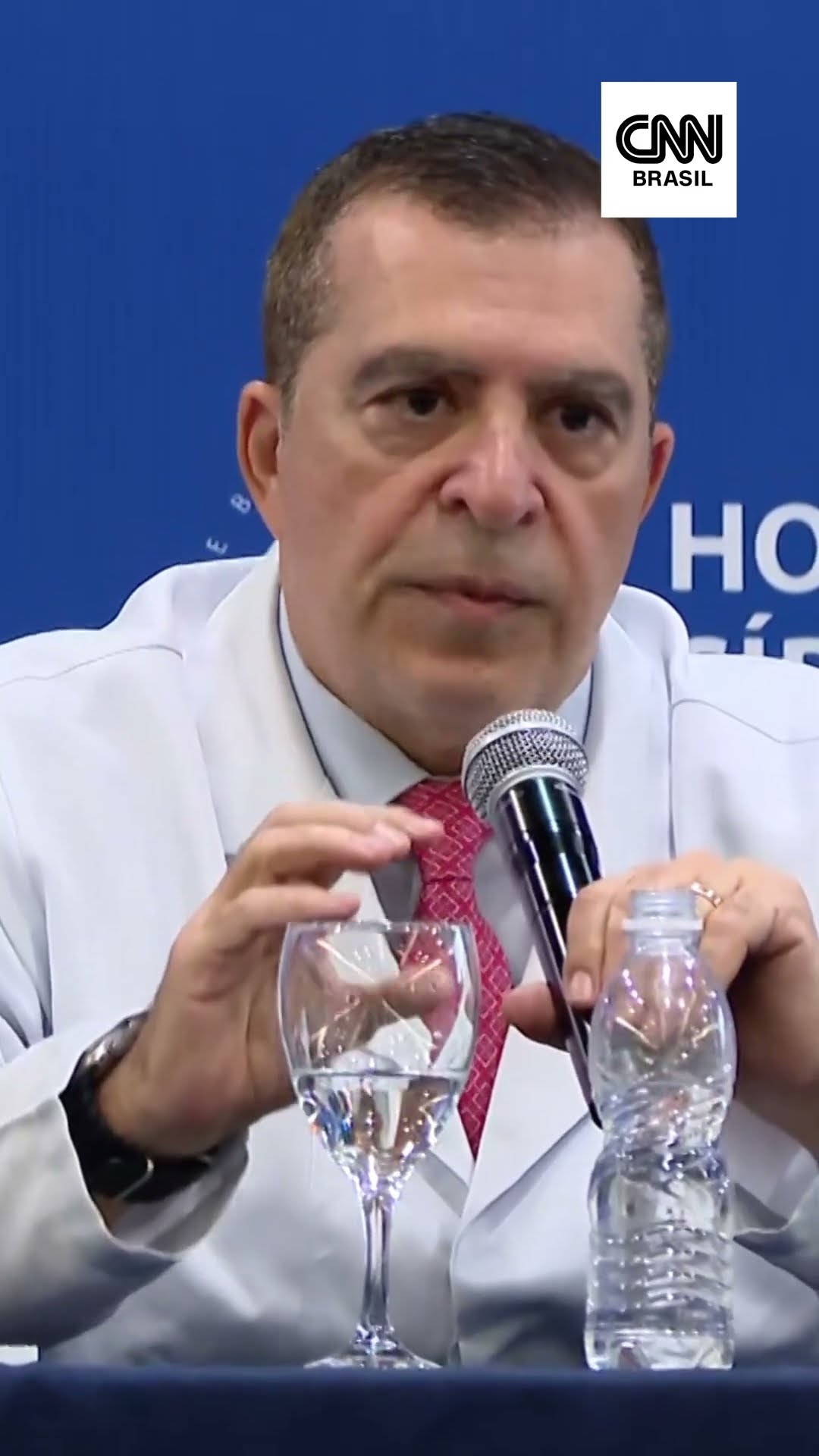 Lula está neurologicamente perfeito, diz médico em coletiva #Shorts