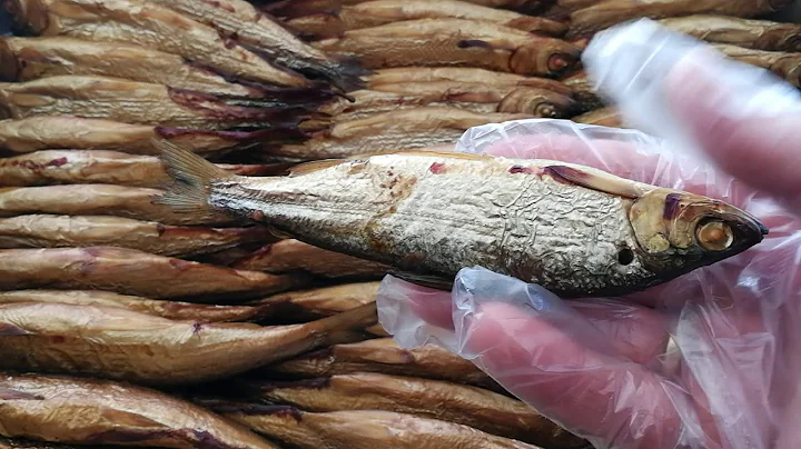 Suitsutatud Peipsi rääbis / Smoked vendace fish / копченая ряпушка