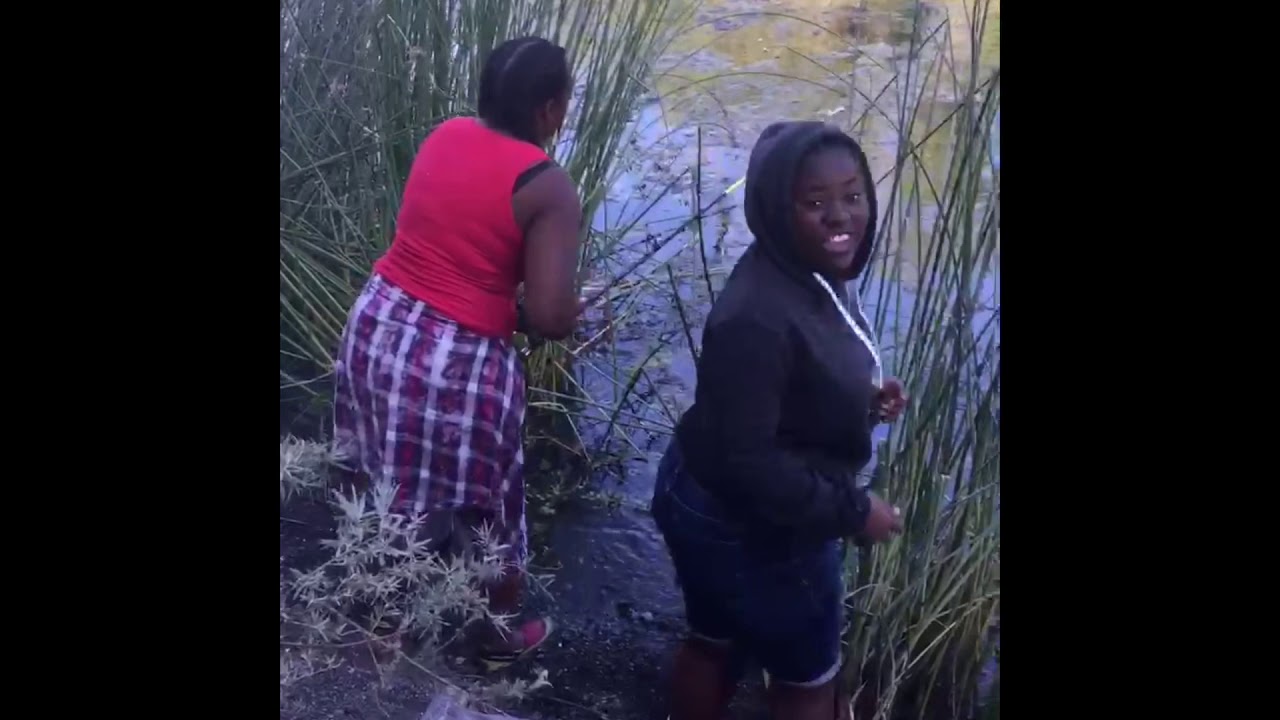Daughter helps Mom Catch Huge Catfish YouTube