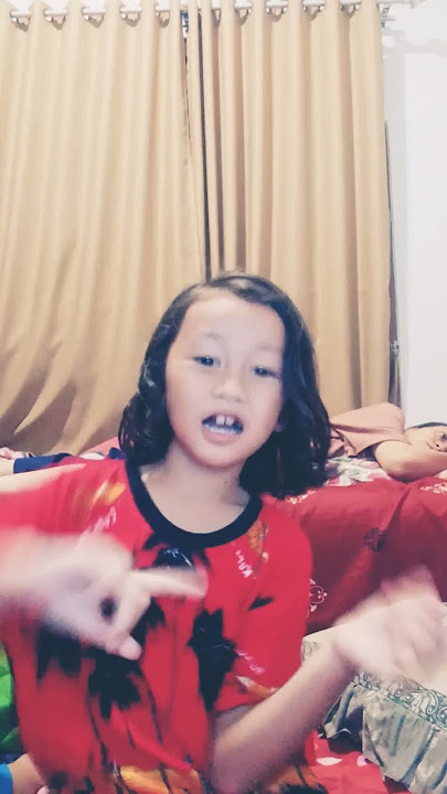 di kala harga beras meroket, aku sbgai anak kecil cuma bisa joget joget..😬😊☺️🤫