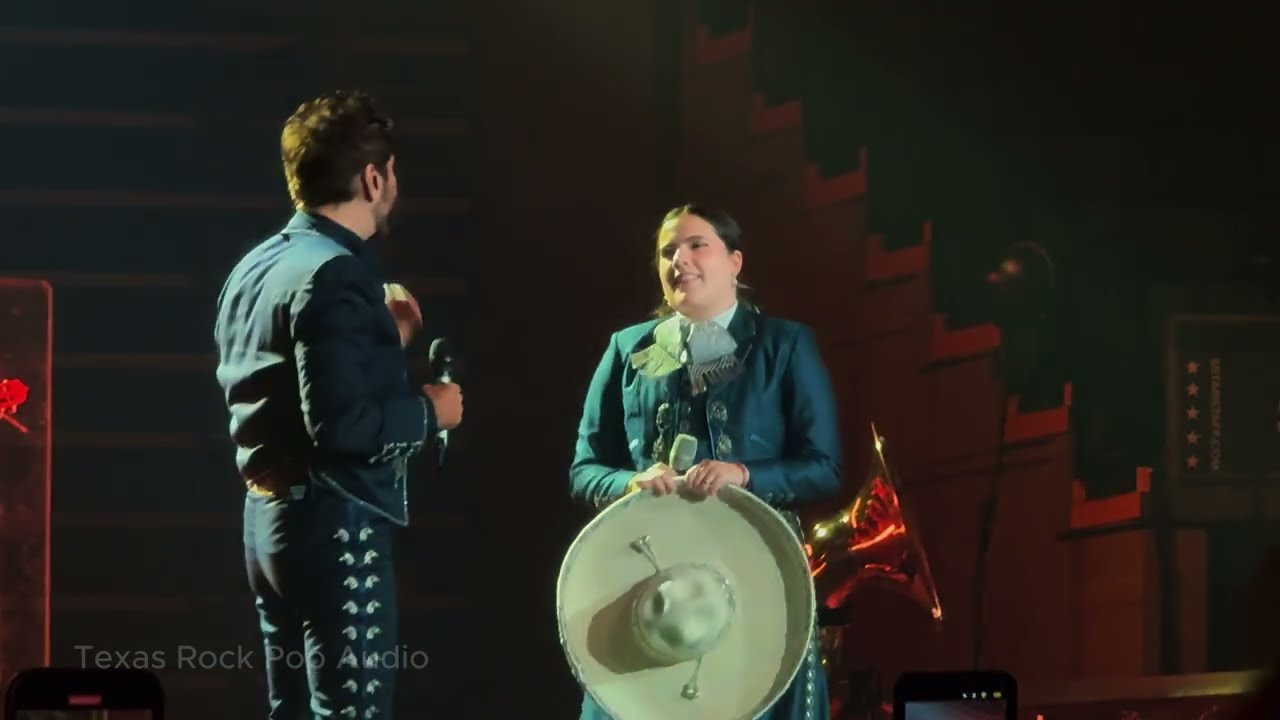 Siempre Estoy Pensando En Ti (LIVE) Alejandro Fernandez and Camila Fernandez
