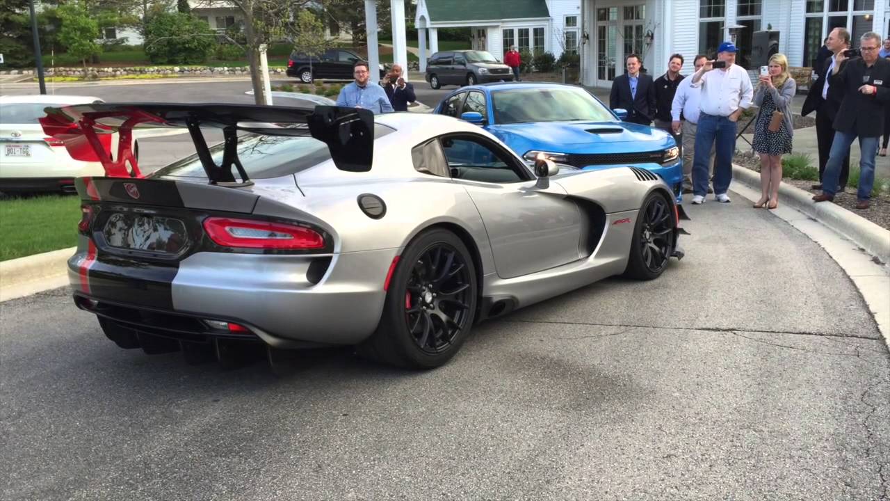 16 Dodge Viper Acr Revving Youtube